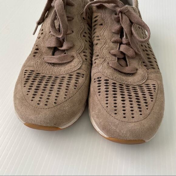Dansko Charlie sneaker women’s tan perforated style pattern lace-up sz 38 /7.5-8 - Picture 4 of 12